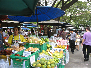 チュラロンコーン大学金曜市場
