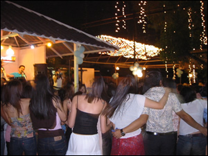 友人の卒業記念パーティ