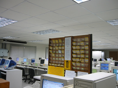 閉館前のコンピュータールーム